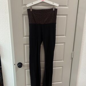 PINK Victoria's Secret Black Yoga Pants with Brown Leopard Waistband, Small